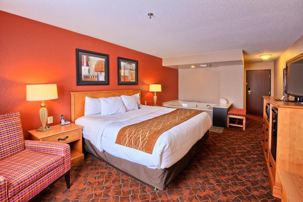 Hotel Comfort & And Conference Center 3*